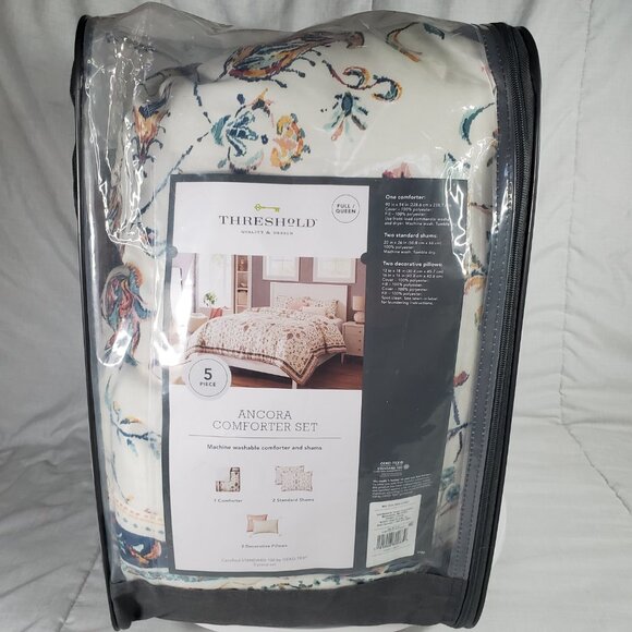 Ancora Comforter Set And Two Pillow Cases (No Pillows Included) - Picture 2 of 4